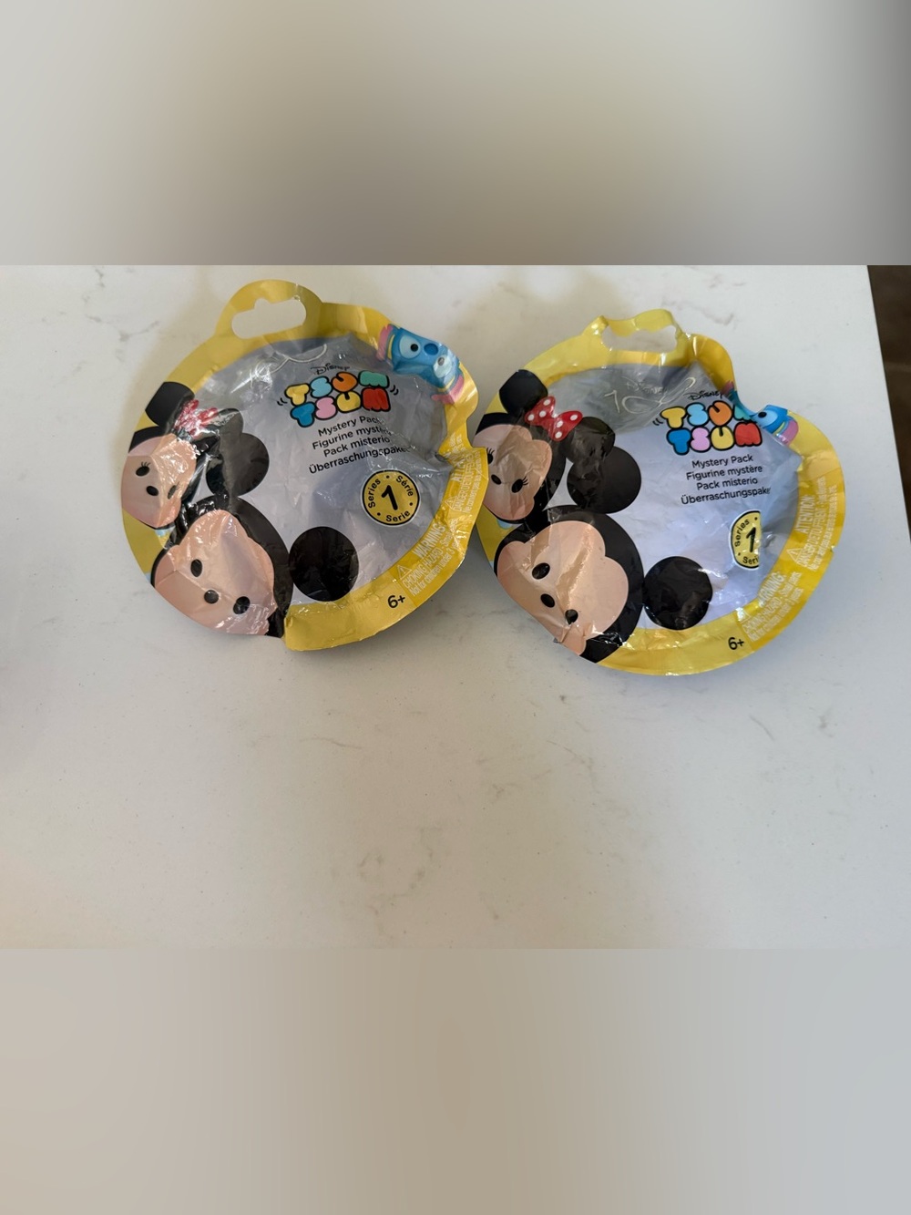 Disney Tsum Tsum Mystery Pack – Yellow and Silver Foil Packaging